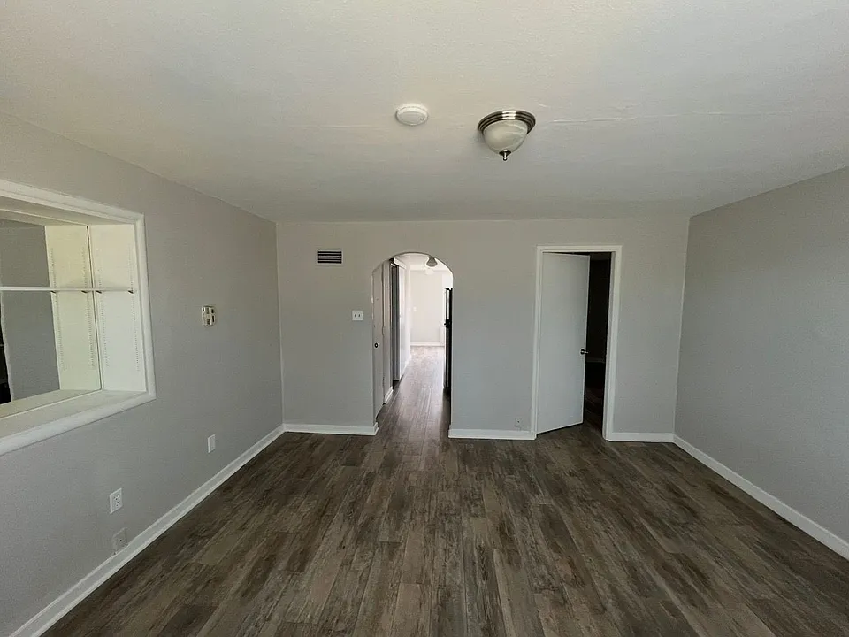 1 bed, 1.0 bath, $1,250