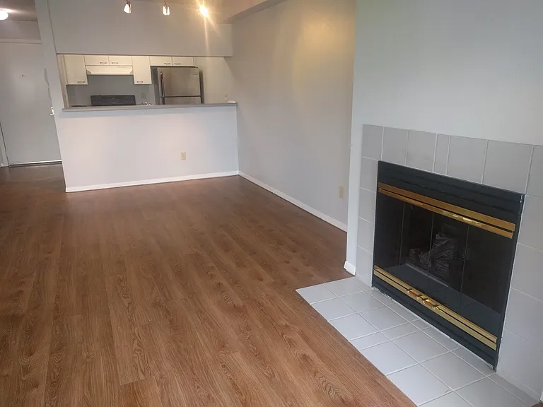 1835 Queen Anne Ave N #103 — Photo 5