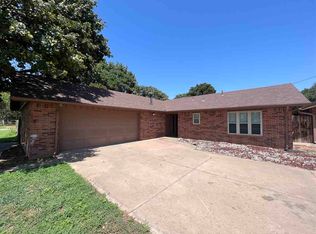 766 N City View Rd, Ponca City, OK 74604