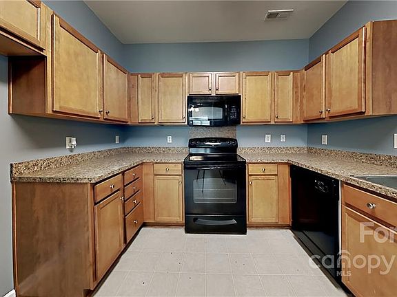 4th image of 5715 Bent Creek Cir