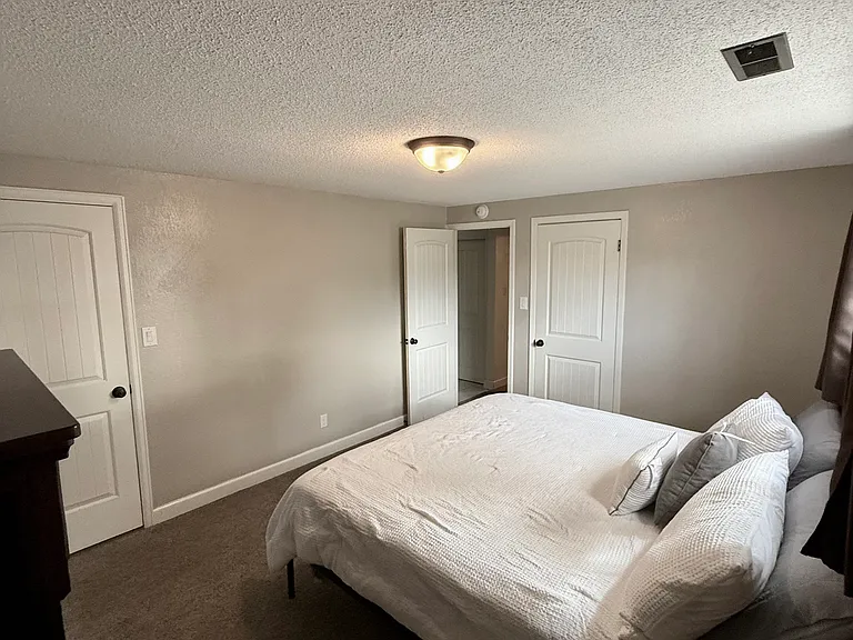 6147 Kevin Ave — Photo 10