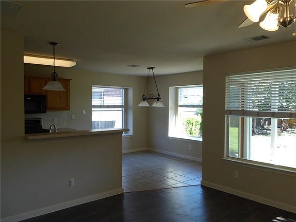 5th image of 1500 Catalina Dr