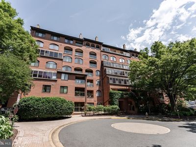 1029 N Stuart St APT 526, Arlington, VA, 22201