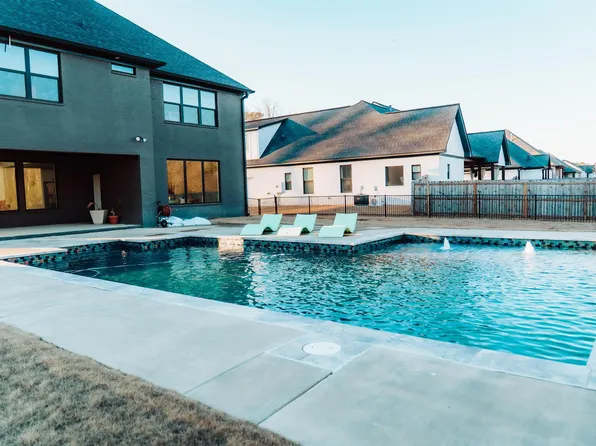 7800 S Shoreline Blvd, Benton, AR 72019