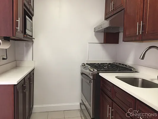 Rented by City Connections Realty | media 19