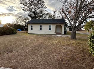 306 S Tillman St, Glennville, GA 30427