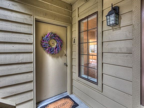 2nd image of 107 S Neyland Ave APT 1