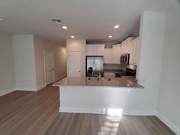 5th image of 7652 Shadow Lake Dr