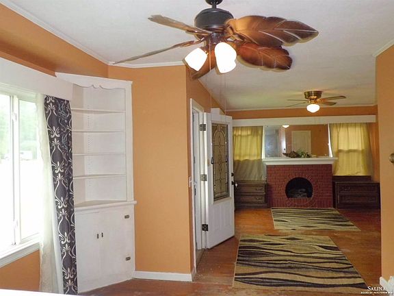 5th image of 621 W Crawford Ave