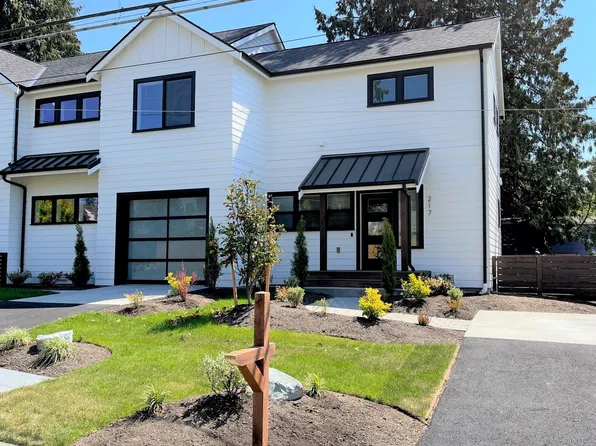217 NW 92nd St, Seattle, WA 98117