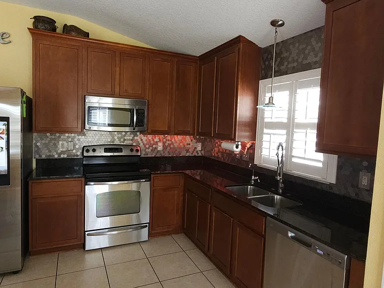 3926 Constantine Loop — Photo 15