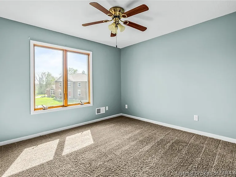 2201 Glenn Abbey — Photo 36