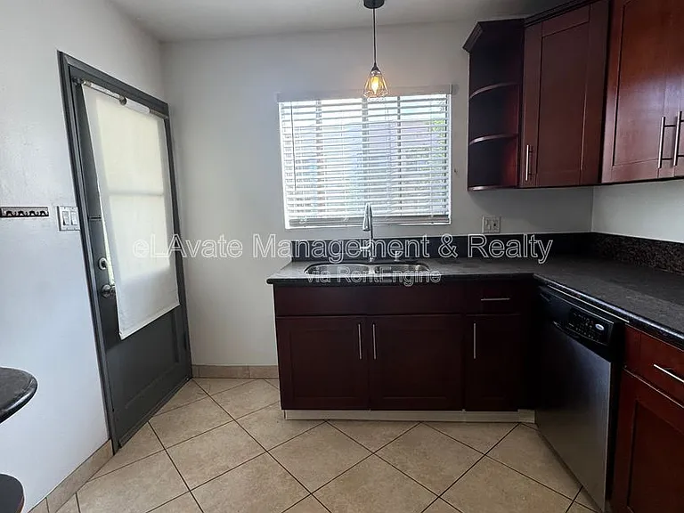 12157 Chandler Blvd #4 — Photo 4