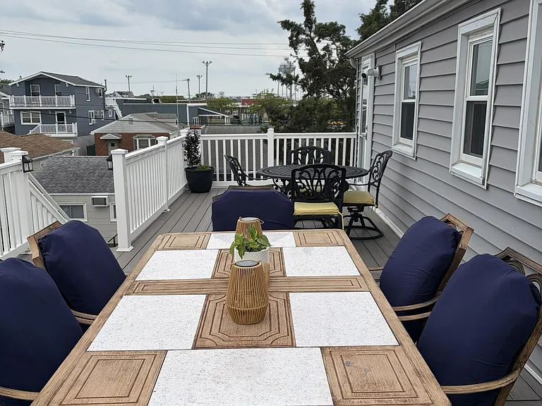 1510R Bay Blvd #UP — Photo 3