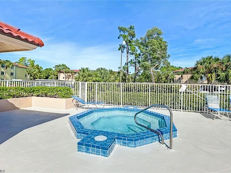 1075 Foxfire Ln #309 — Photo 14