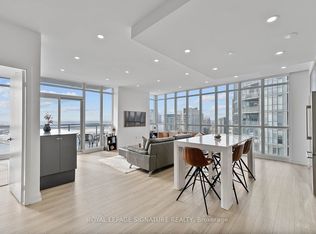 15 Iceboat Ter #4010, Toronto, ON M5V 4A5