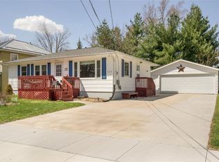 422 10th Ave, Marion, IA 52302