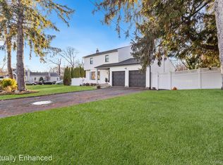 24 Parkside Avenue, Miller Place, NY 11764