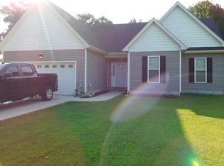 1525 Millpond Rd, Elizabeth City, NC 27909