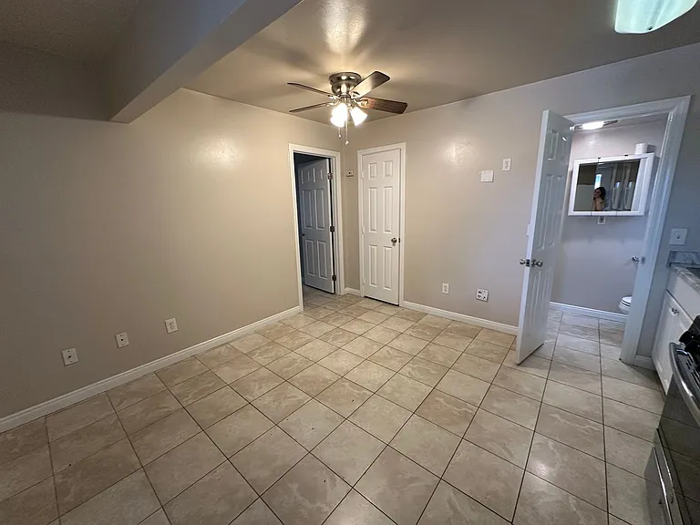 8832-8848 La Salle St — Photo 6