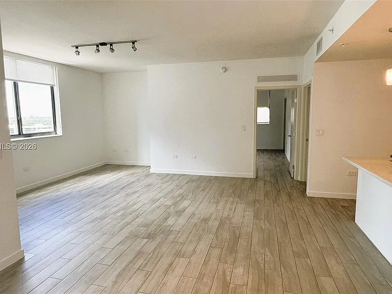 999 SW 1st Ave #1604 — Photo 5