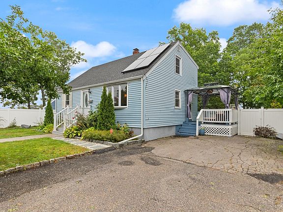 4th image of 12 Cedar Cir