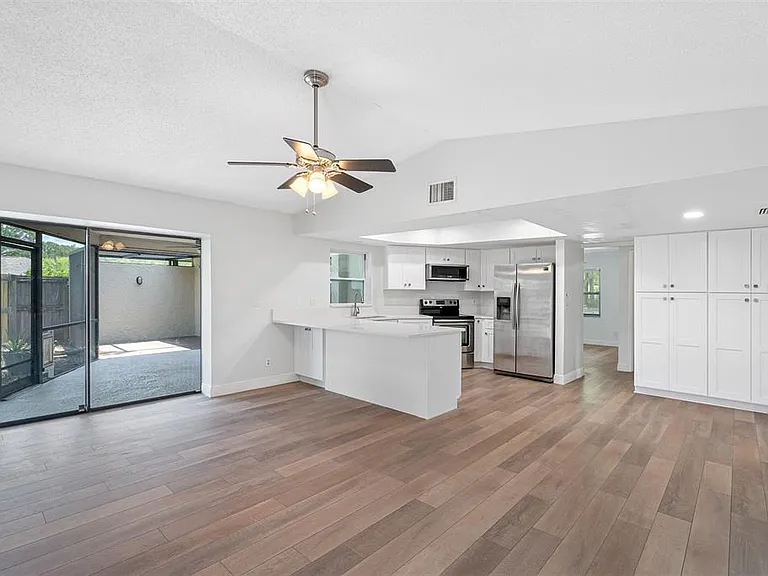 3601 Fairway Forest Cir — Photo 5