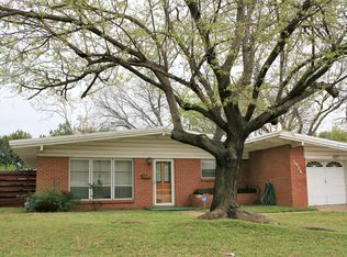 1926 Winthrop St, Irving, TX 75061
