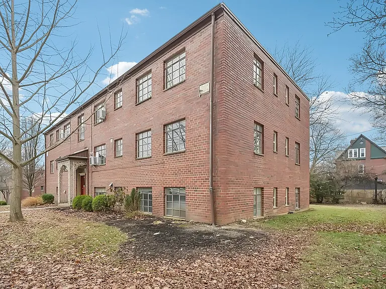 Clifton Woods Apartments — Photo 47
