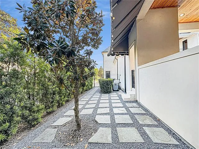 12 Royal Palm Blvd — Photo 51