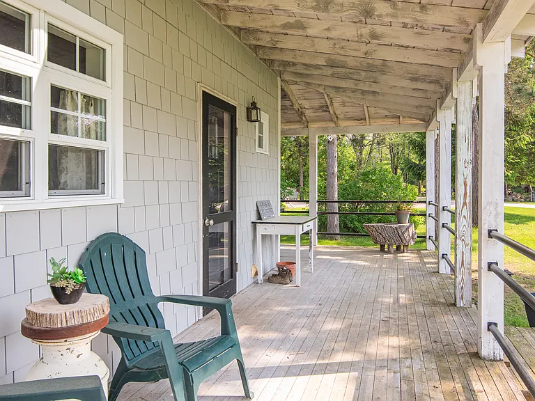 419 N End Rd E — Photo 13