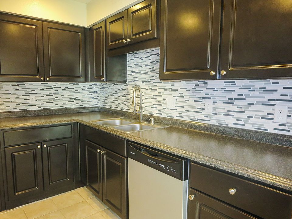 Palmera Pointe Condos Upgraded Countertops