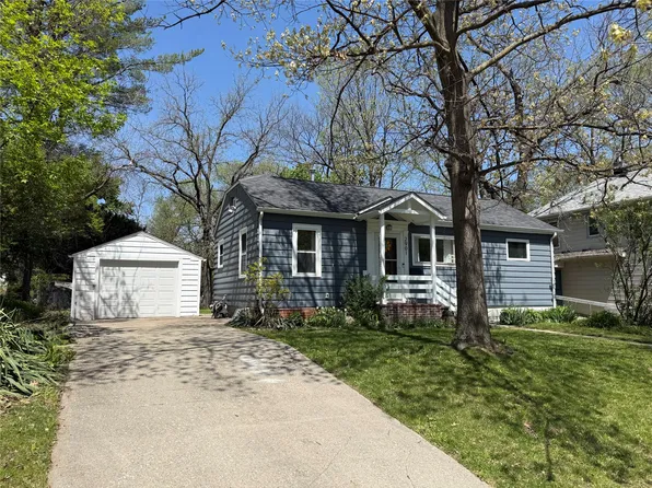 2901 Arbor St, Ames, IA 50014
