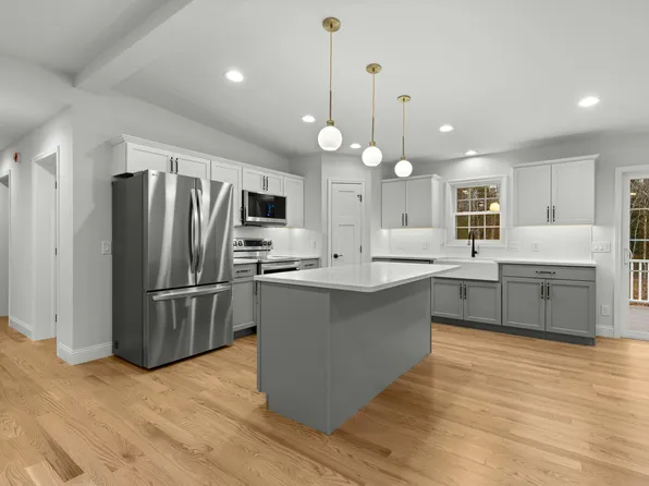 21 Johnny Lane, Berwick, ME 03901