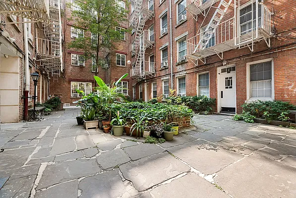 Rented by REAL New York | media 10