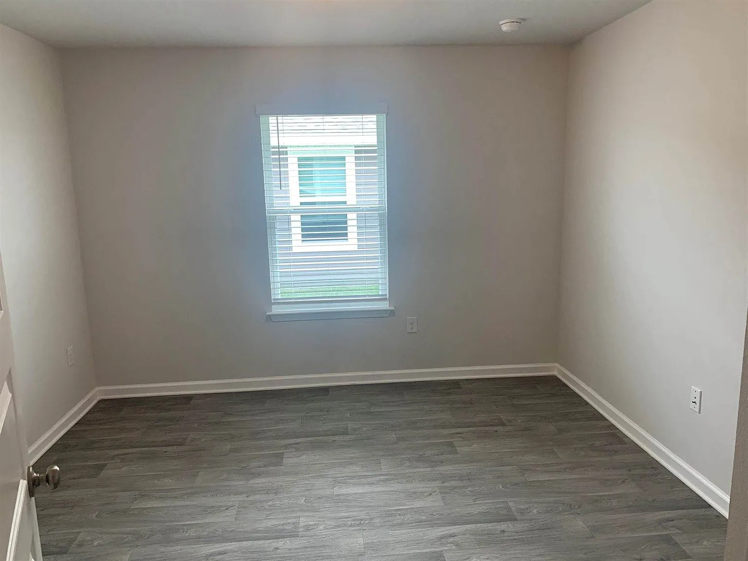 4 bed, $2,550 — Photo 4