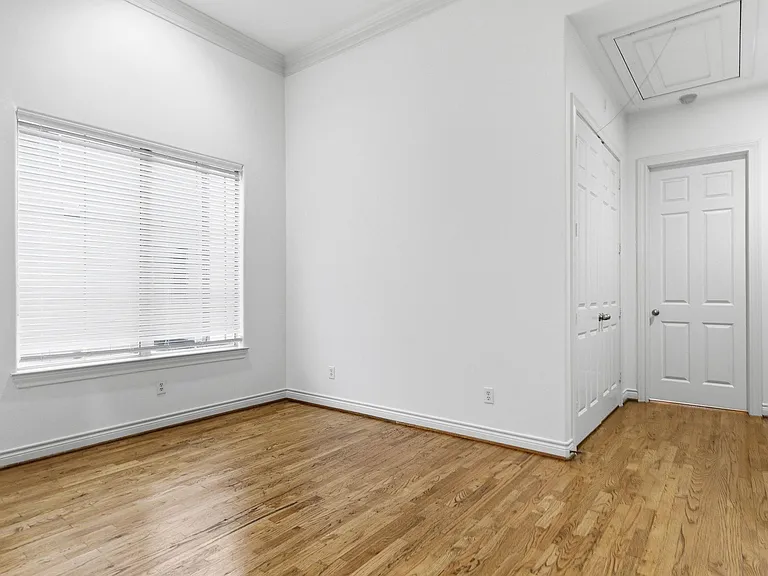 1303 Sherwood Point Ln — Photo 22