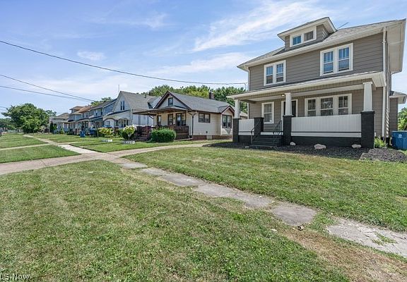 4th image of 903 W 19th St