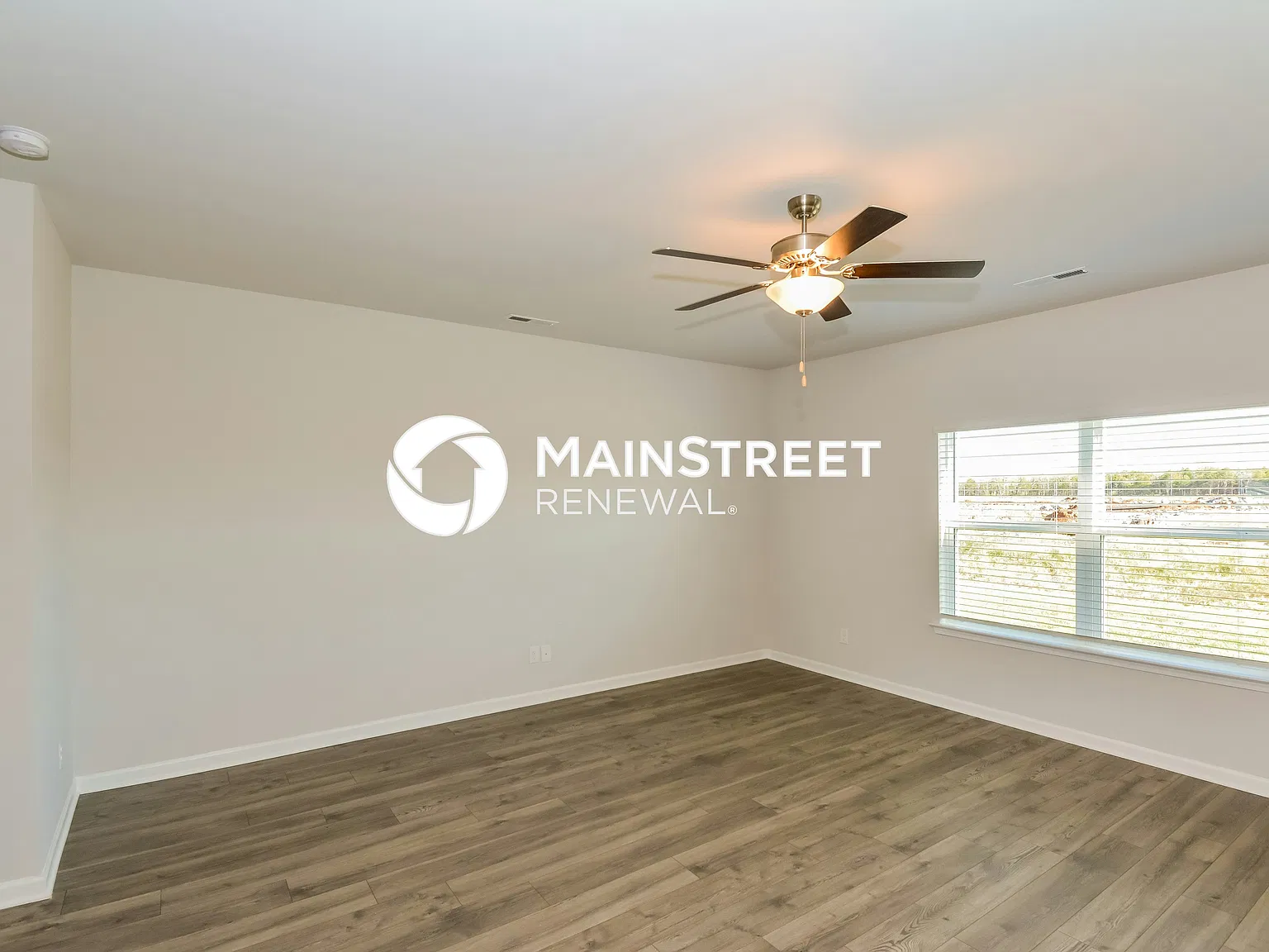 2413 Alberto Drive — Photo 2
