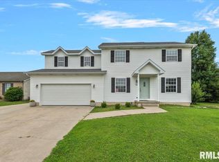 13 Bittersweet Rd, Chatham, IL 62629
