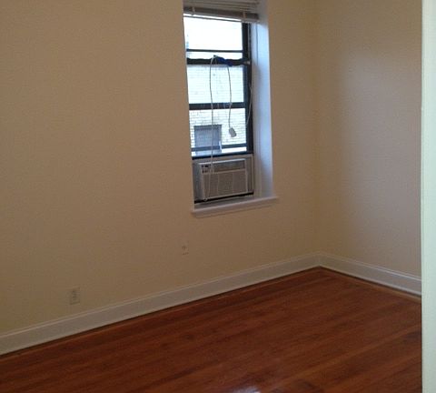 5th image of 105 Pinehurst Ave APT 55