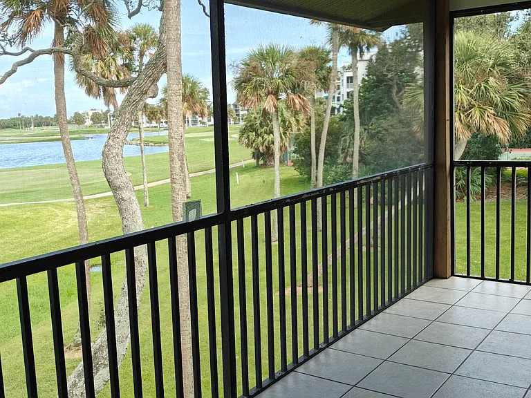 233 NE Edgewater Dr #203 — Photo 28