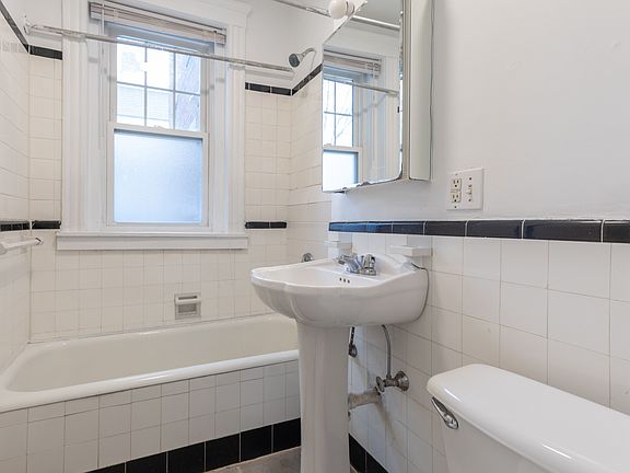 3rd image of 30 Langdon St APT 1