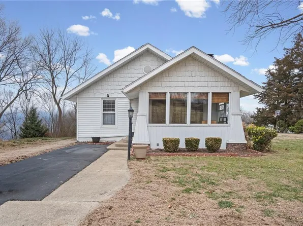 1019 Price Blvd, Atchison, KS 66002