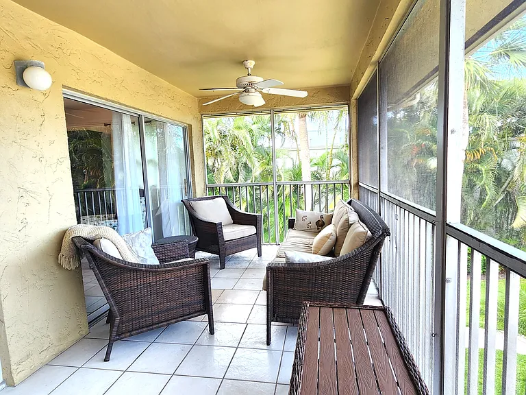2000 Alamanda Dr #206 — Photo 14