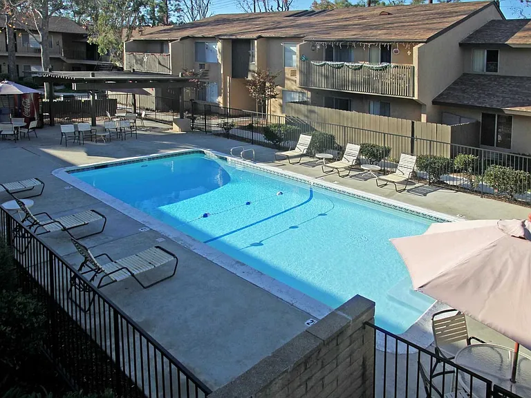 Sycamore Apartments — Photo 6