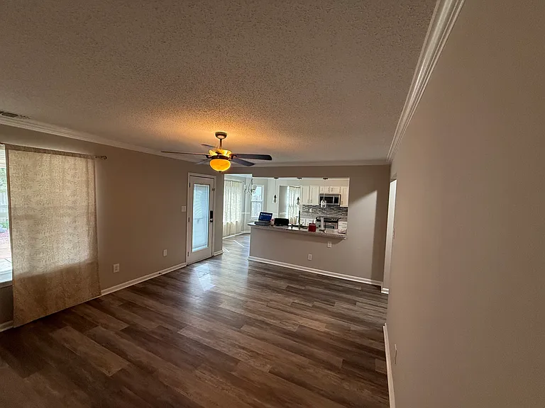 3176 Amador Dr — Photo 3