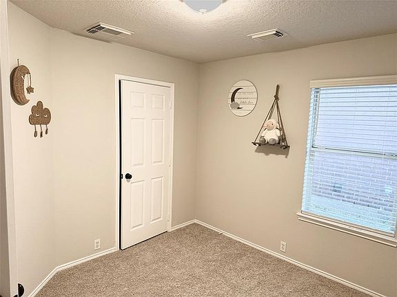2nd image of 4811 King Hallow Ln