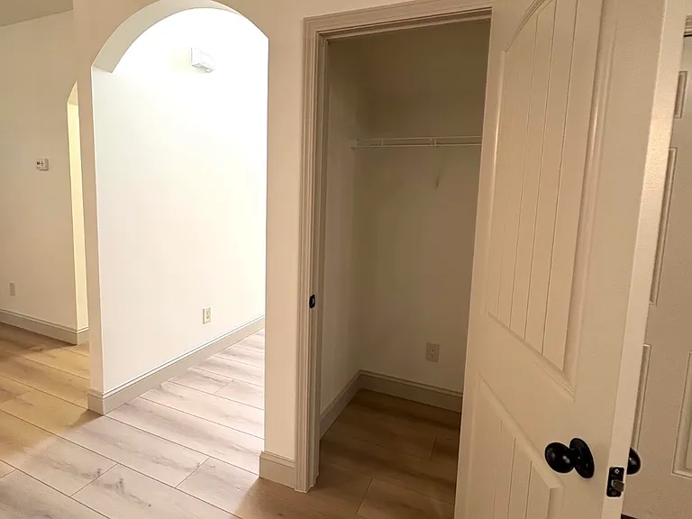 1244 Saint James Pl — Photo 17