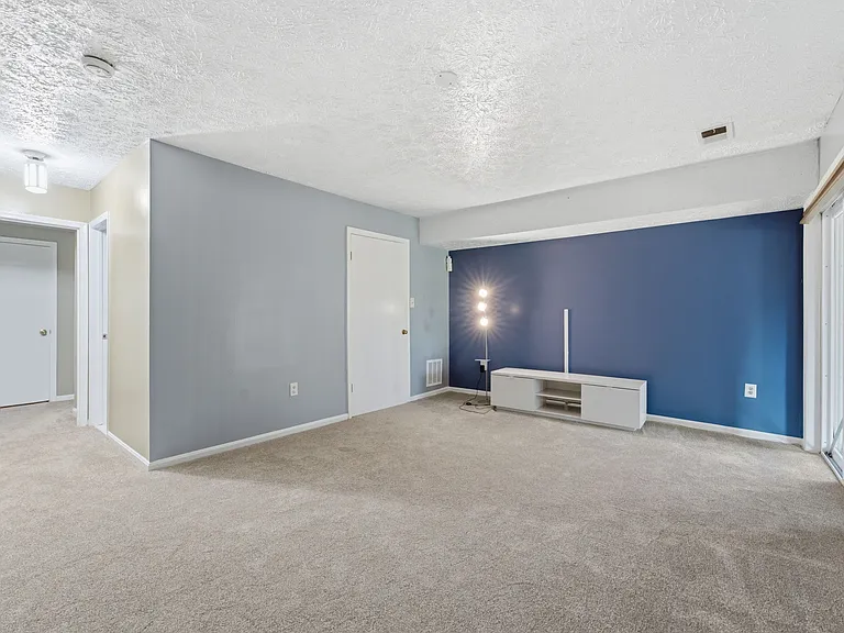 10703 Campus Way S — Photo 29